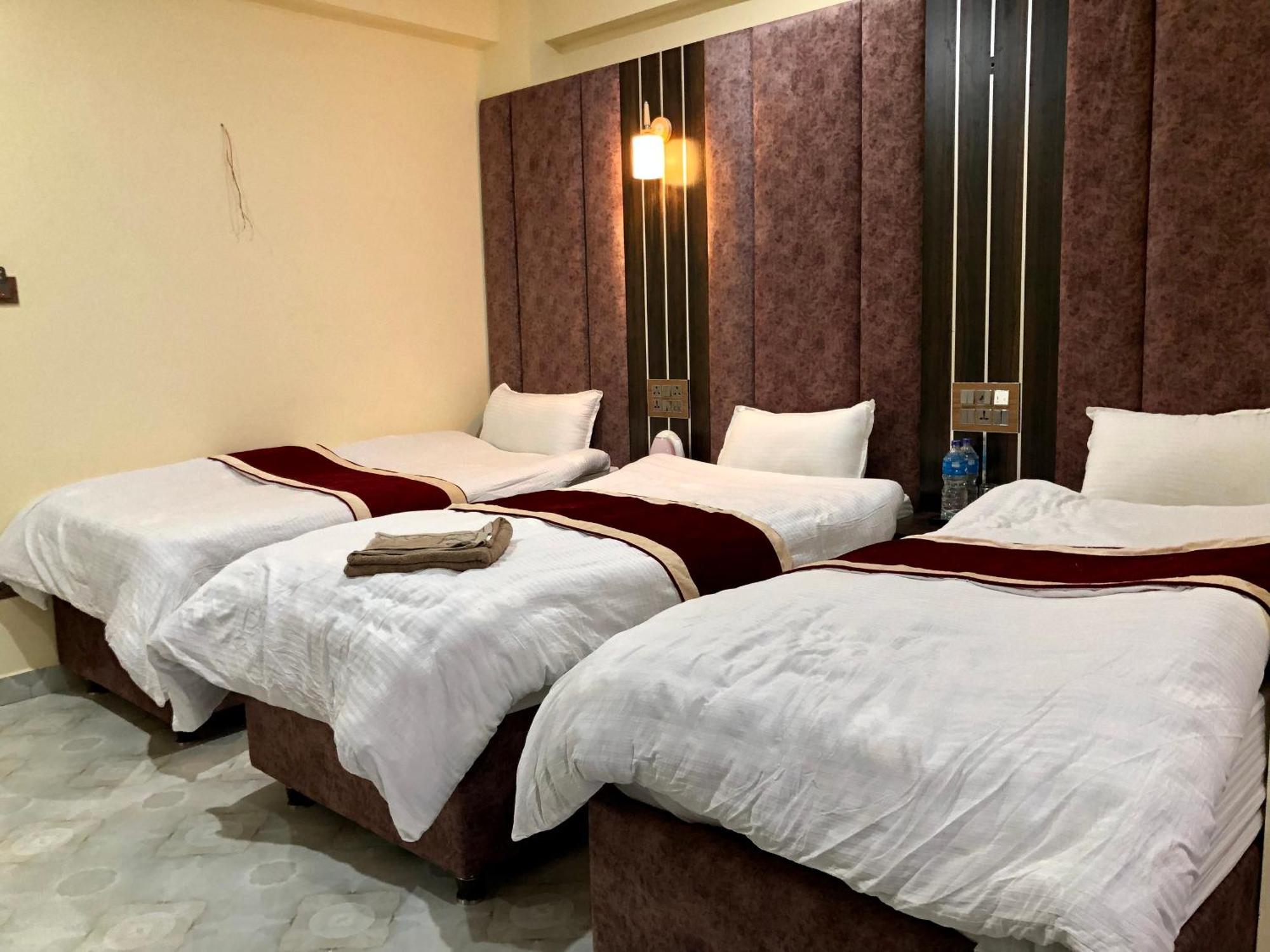 Hotel Hot Pot, Dhangadhi Exterior photo