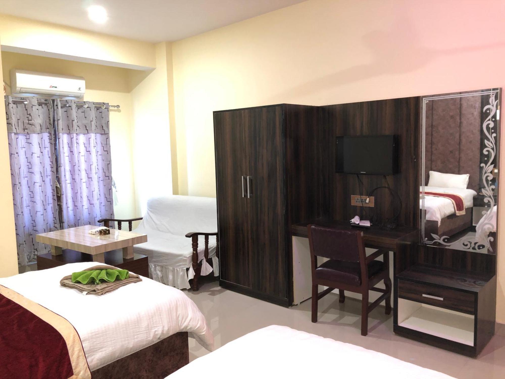 Hotel Hot Pot, Dhangadhi Exterior photo
