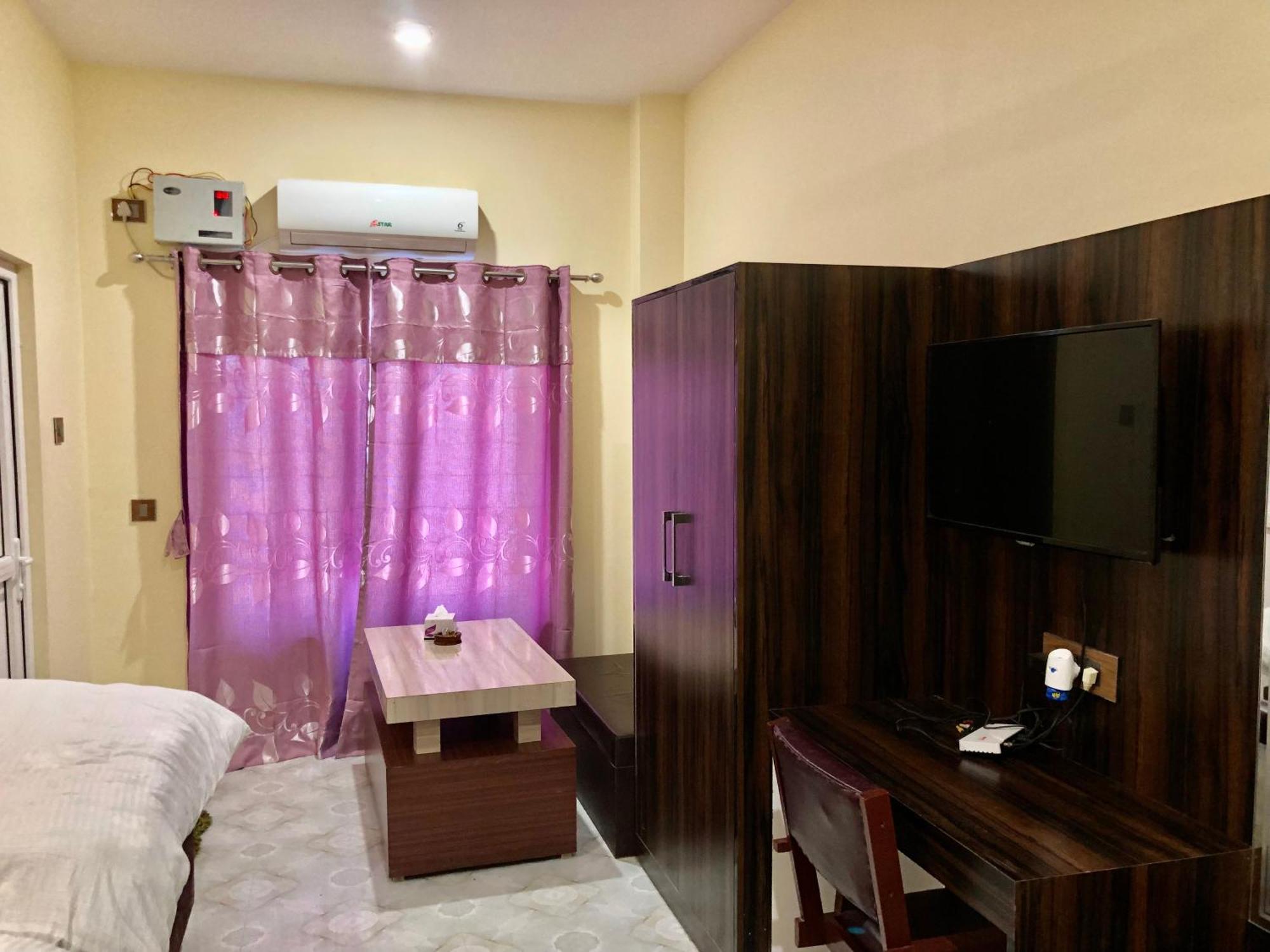 Hotel Hot Pot, Dhangadhi Exterior photo